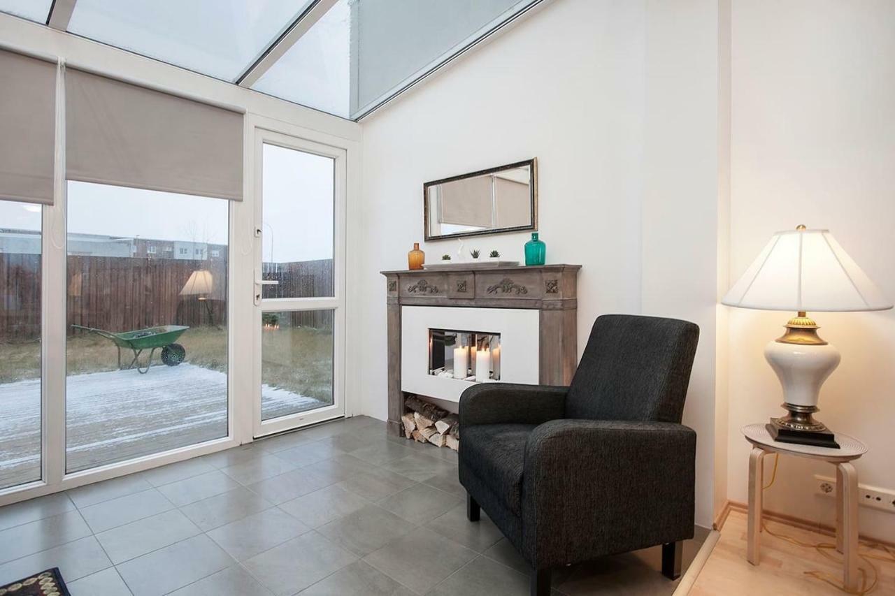 Cozy 3 Bedroom House Near The Blue Lagoon Njarthvik Exterior foto