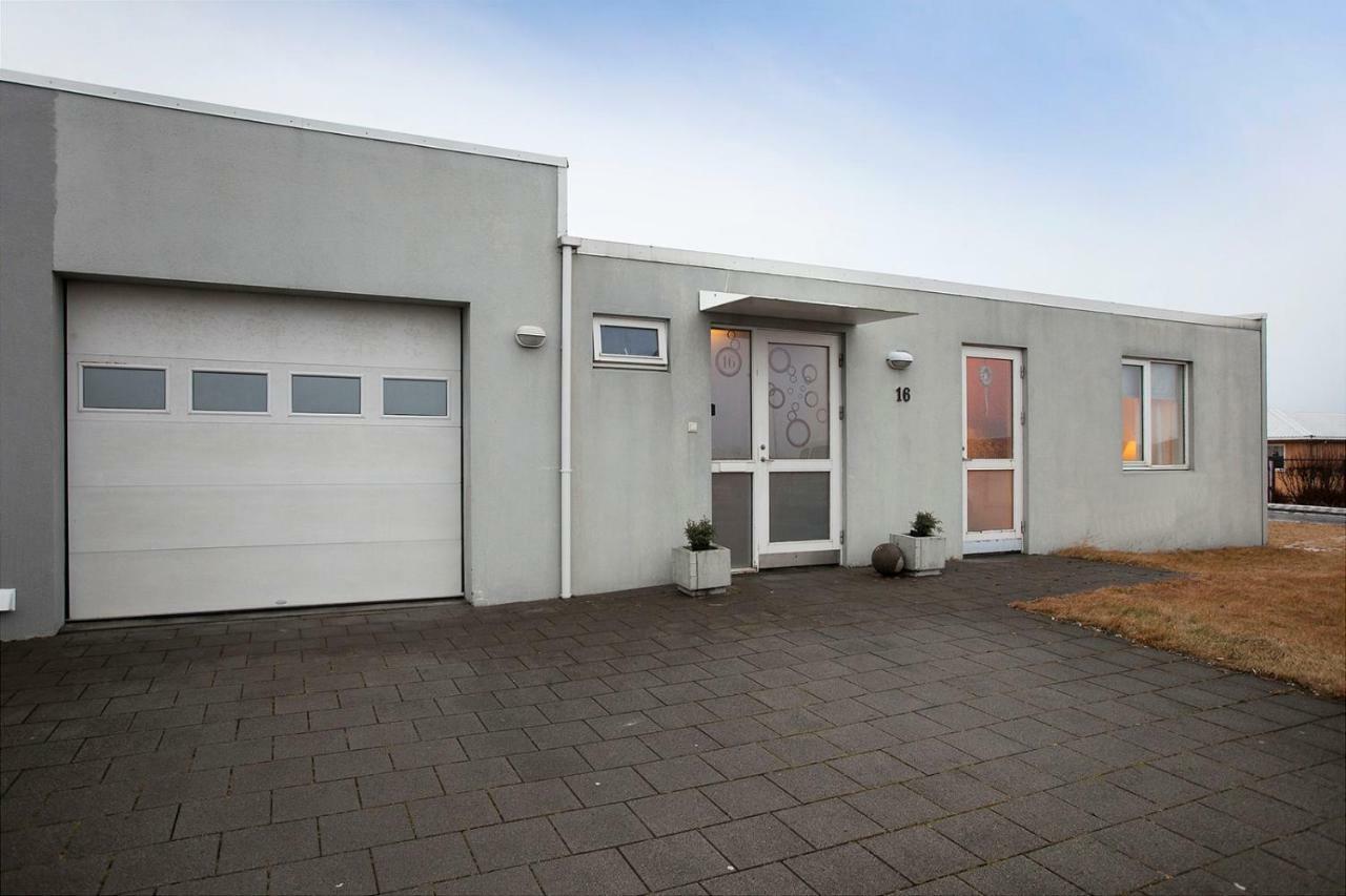 Cozy 3 Bedroom House Near The Blue Lagoon Njarthvik Exterior foto